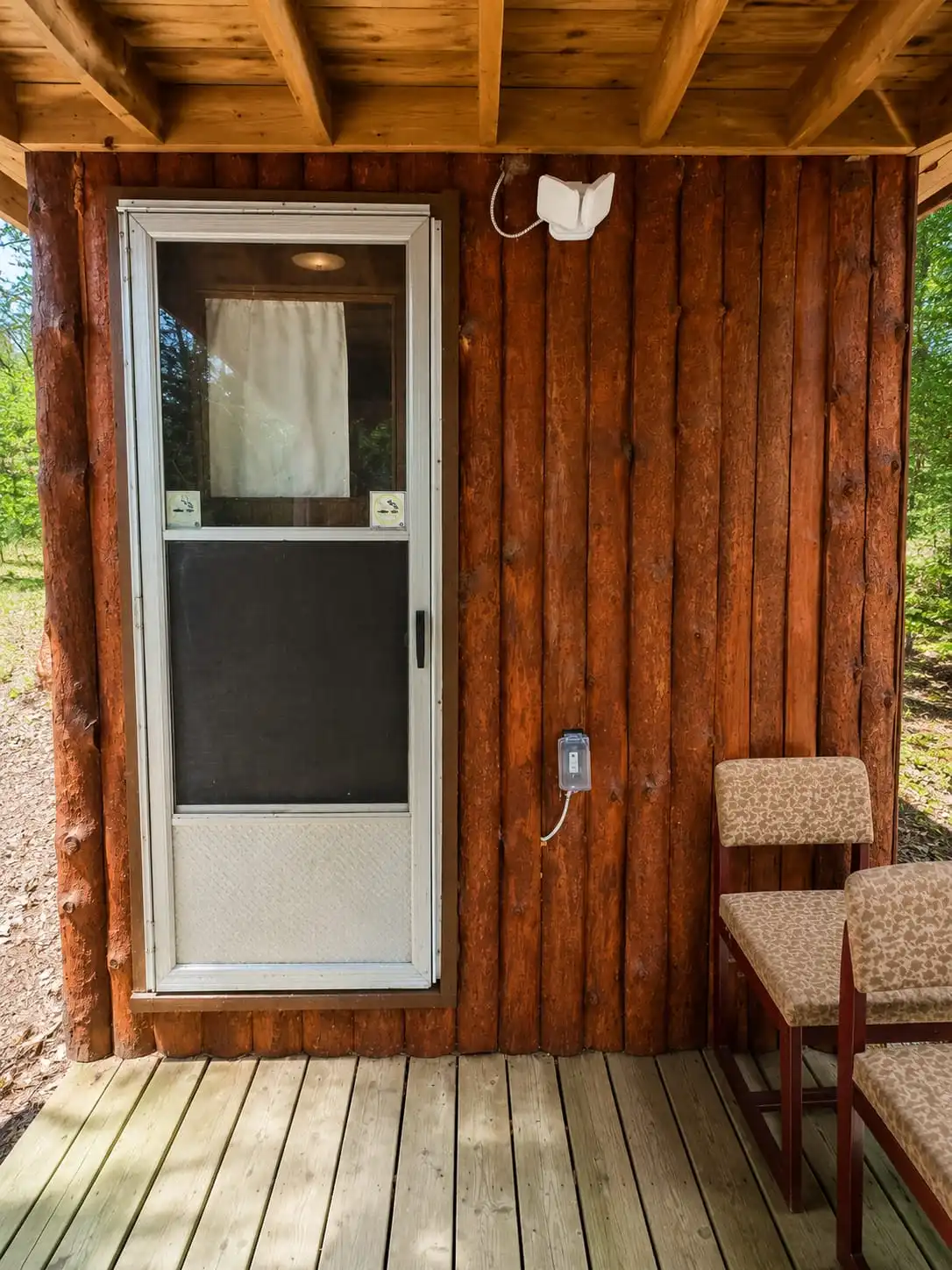 Pinecone Hideaway Cabin 1